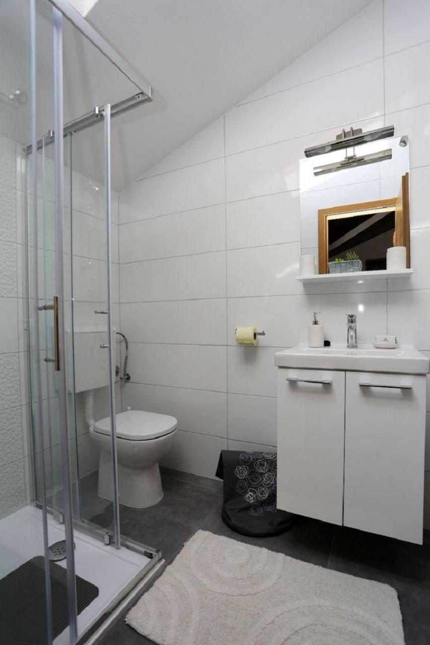 Apartment Aldica Supetar Exterior photo